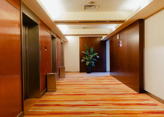 Holiday Inn Express Shanghai Putuo By Ihg