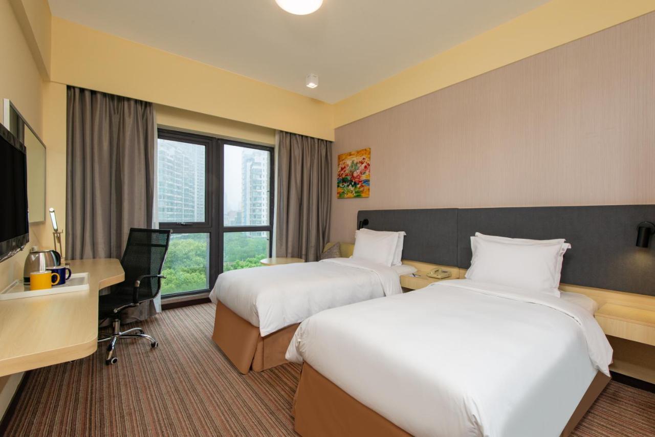 Отель Express Putuo By Ihg 3*