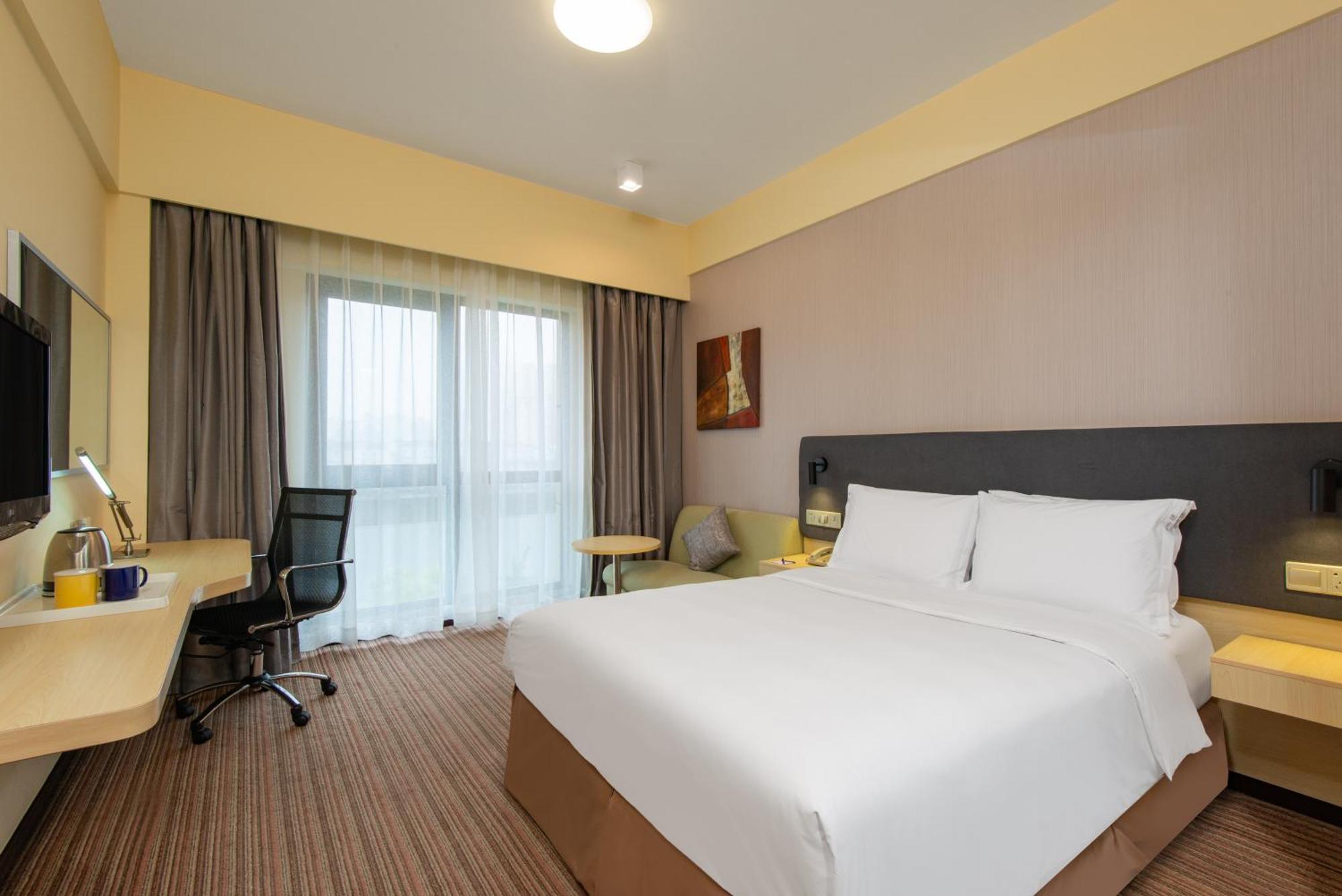 Express Putuo By Ihg Hotel 3*
